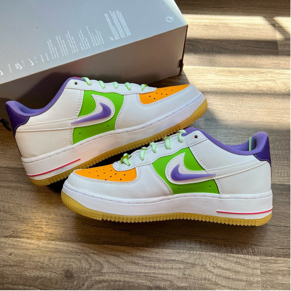 Nike Air Force 1 LV8 1 - Picture 2 of 5